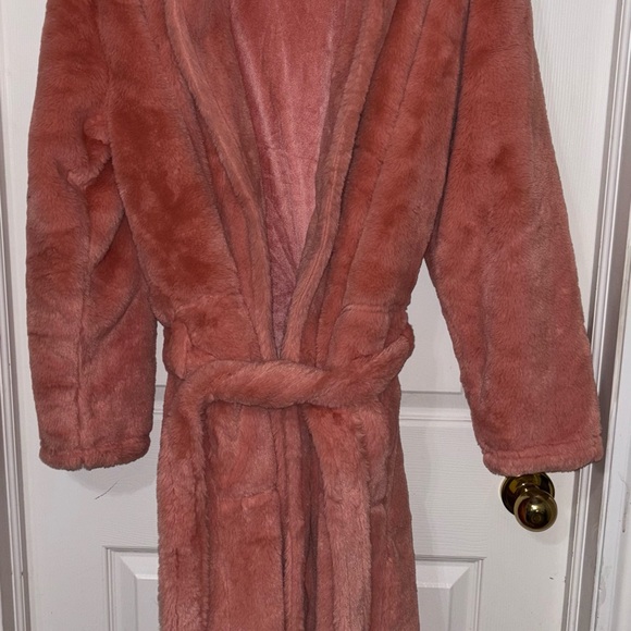 Plush Pink Robe - Picture 1 of 2